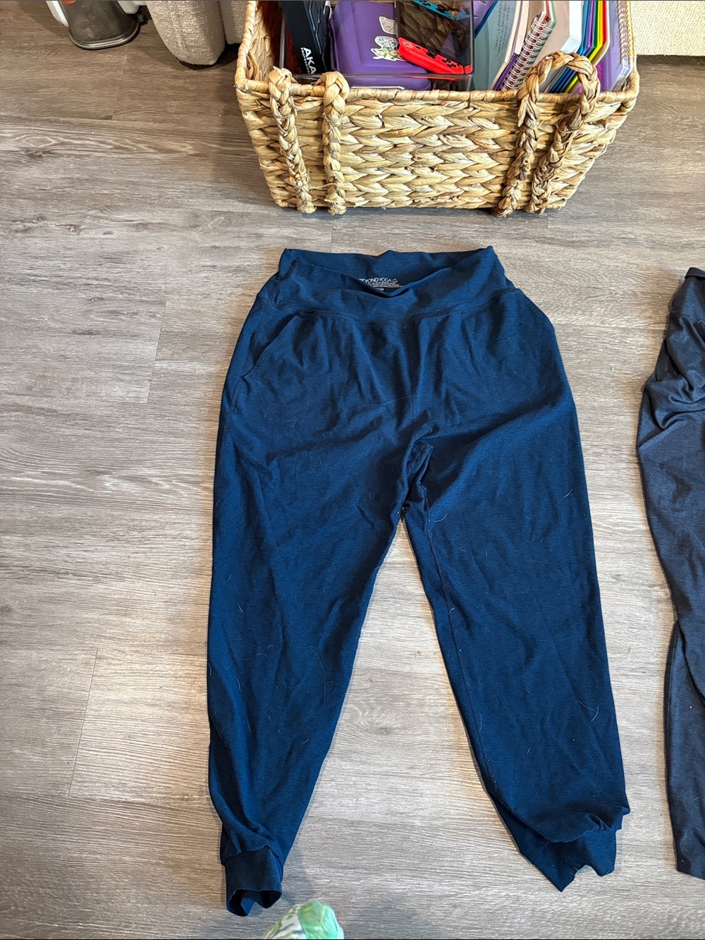 Navt beyond yoga xl short Jogger Pants